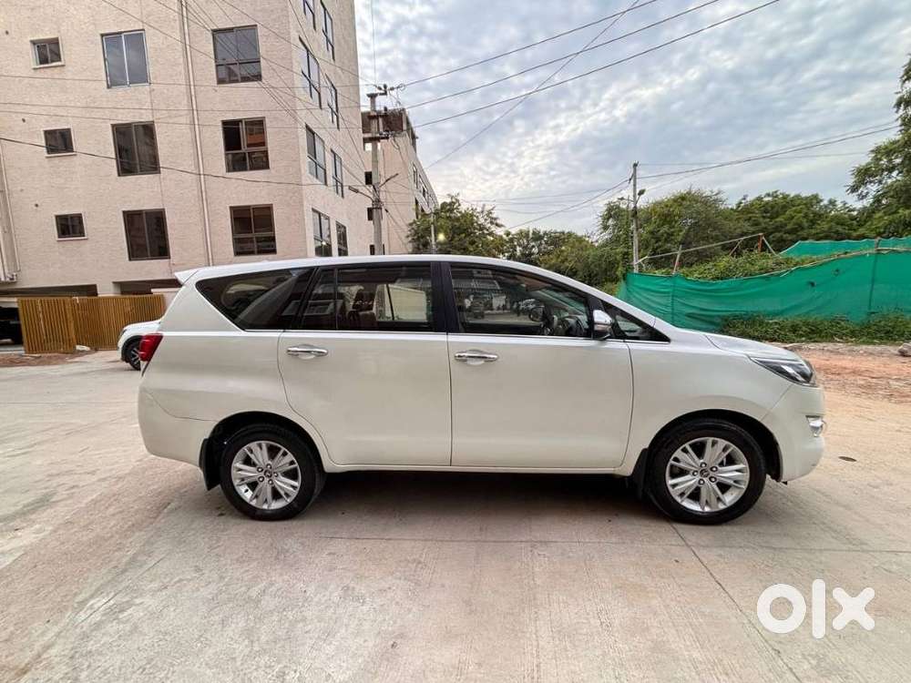 Toyota Innova Crysta 2.8z Automatic, 2016, Diesel