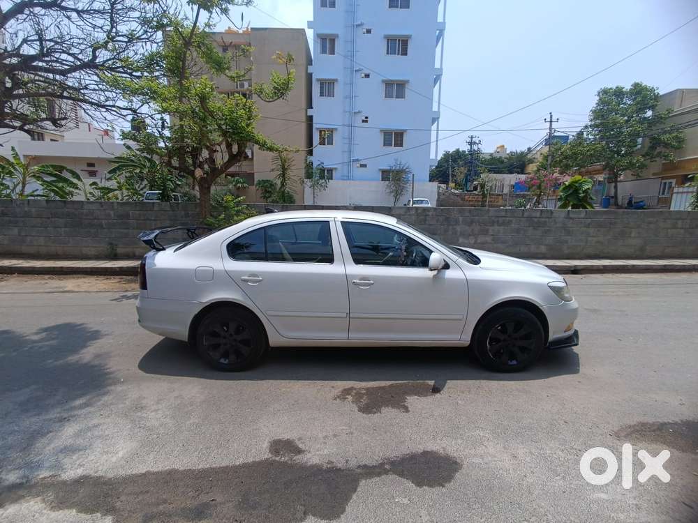 Skoda Laura 1.8 Tsi Ambiente, 2010, Petrol