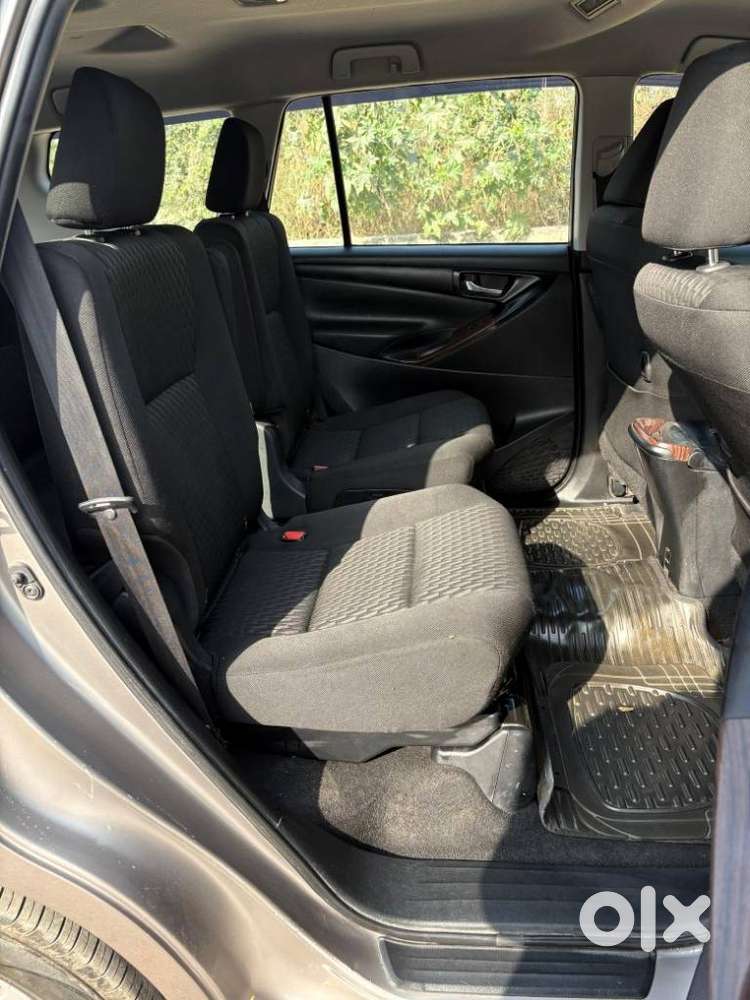 Toyota Innova Crysta 2.4 G Mt 7 Str, 2017, Diesel