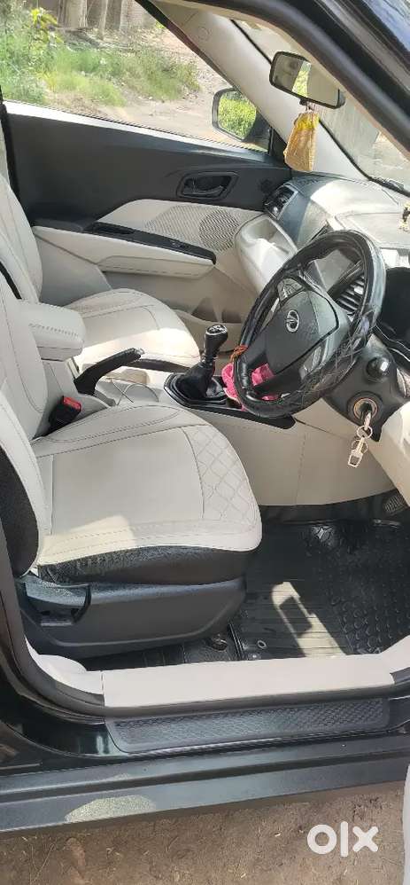 Mahindra Xuv300 W6 Petrol October 2021 Sunroof