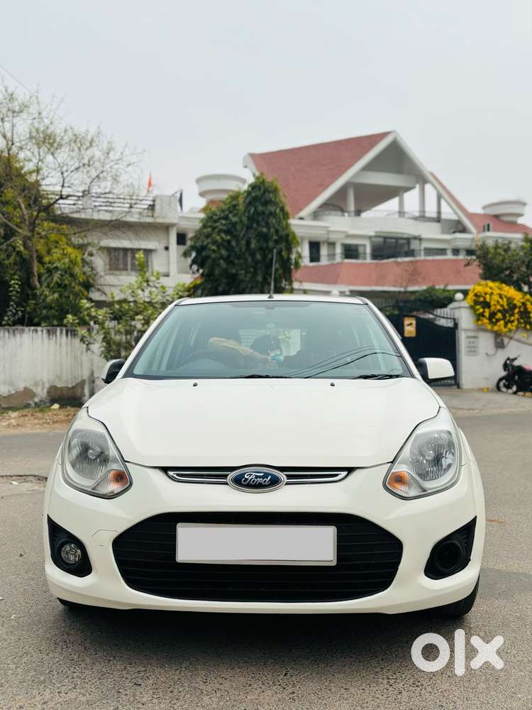 Ford Figo, 2014, Petrol
