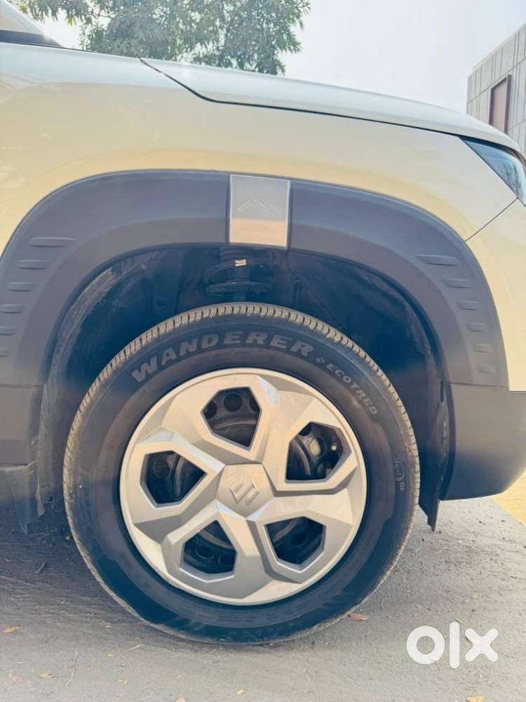 Maruti Suzuki Brezza 1.5 Lxi Smart Hybrid, 2024, Petrol