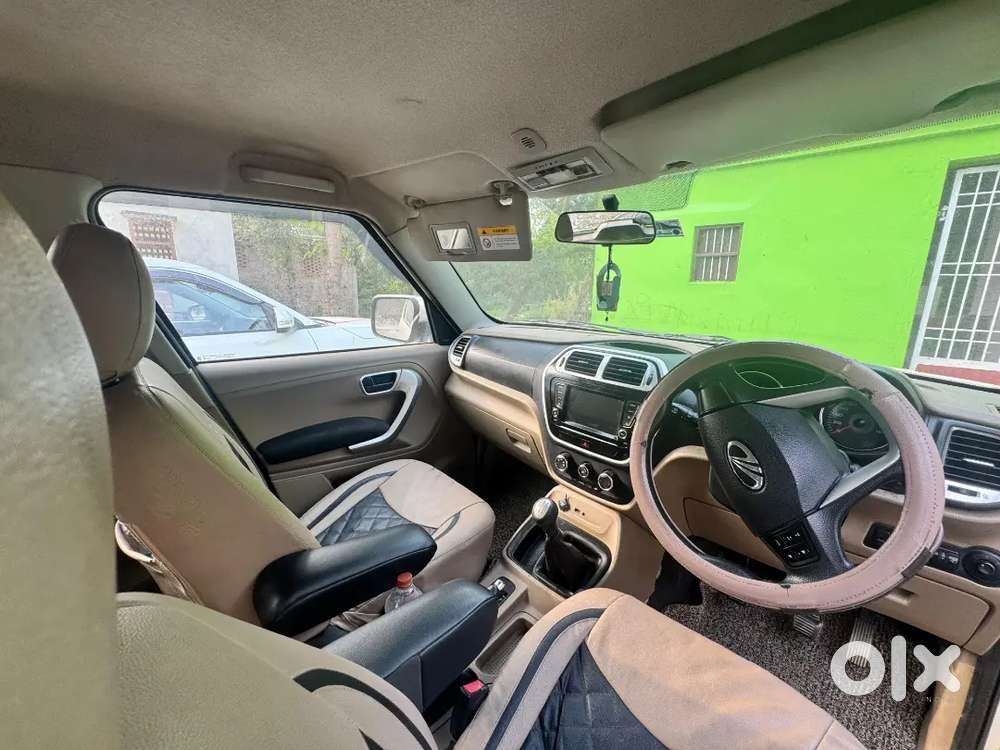 Mahindra Tuv 300 2018