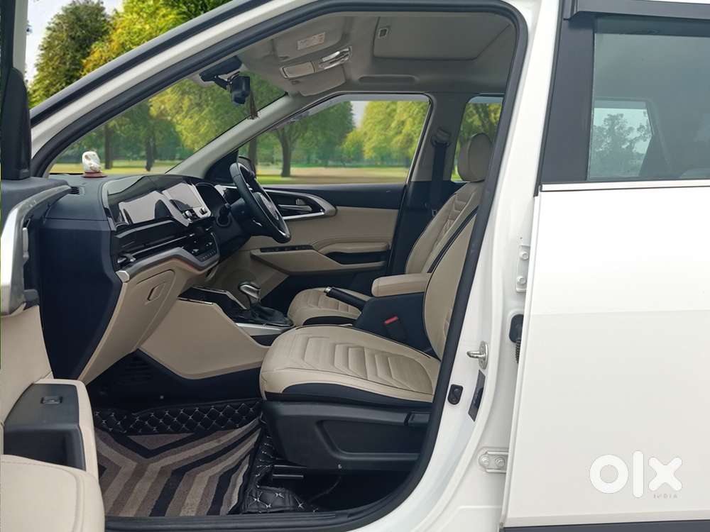 Kia Carens Luxury (o)1.5 Turbo Petrol Dct 7 Str, 2023, Petrol