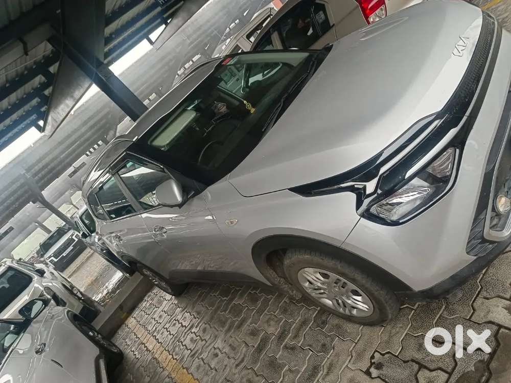 Kia Carens 2024 Petrol Well Maintained