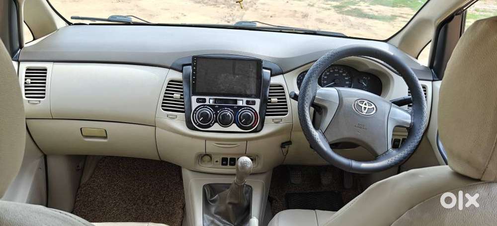 Toyota Innova 2.5 G (diesel) 8 Seater Bs Iv, 2013, Diesel