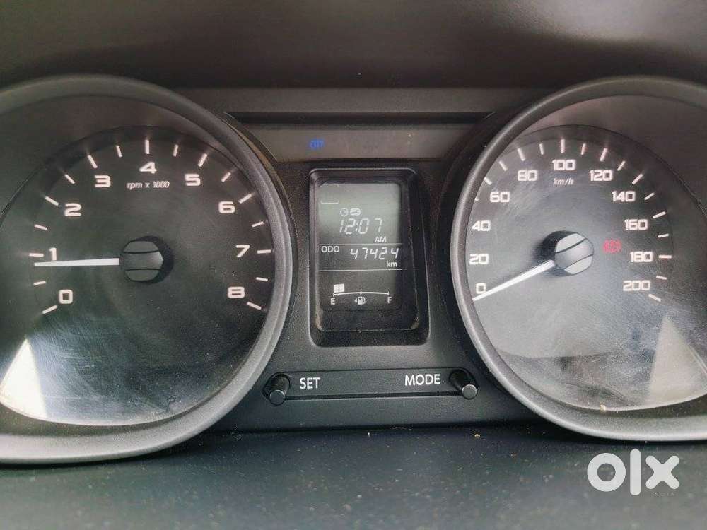Tata Tiago, 2017, Petrol