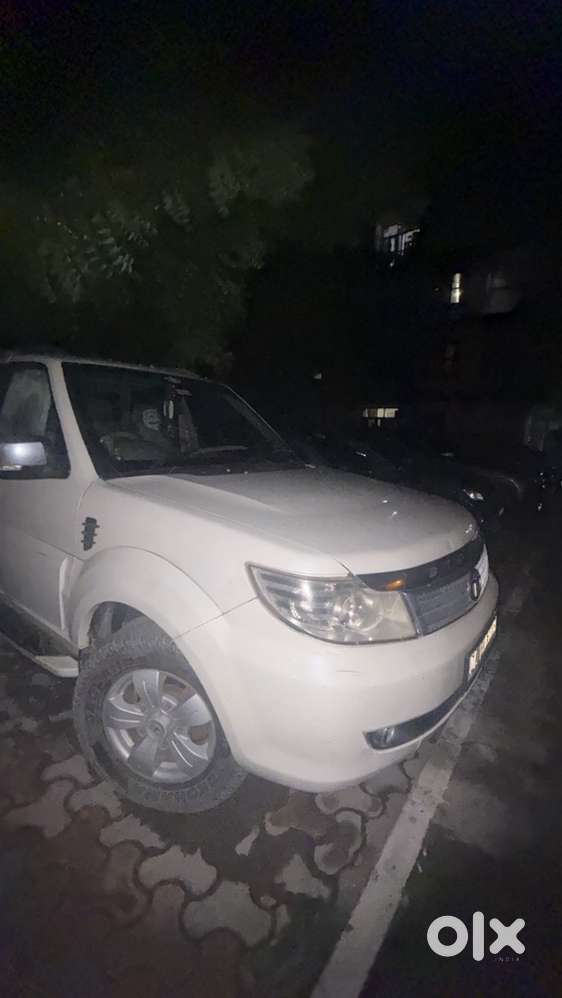 Tata Safari Storme 2013