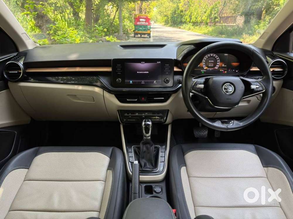 Skoda Slavia 1.0 Tsi Style At, 2023, Petrol