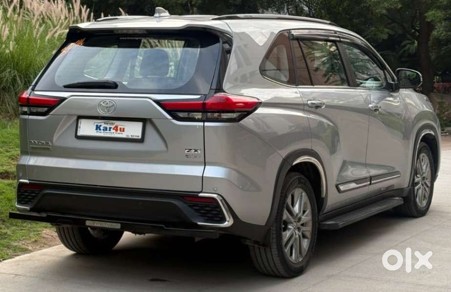 Toyota Innova Hycross 2.0 Zx Hybrid 7 Str, 2025, Petrol