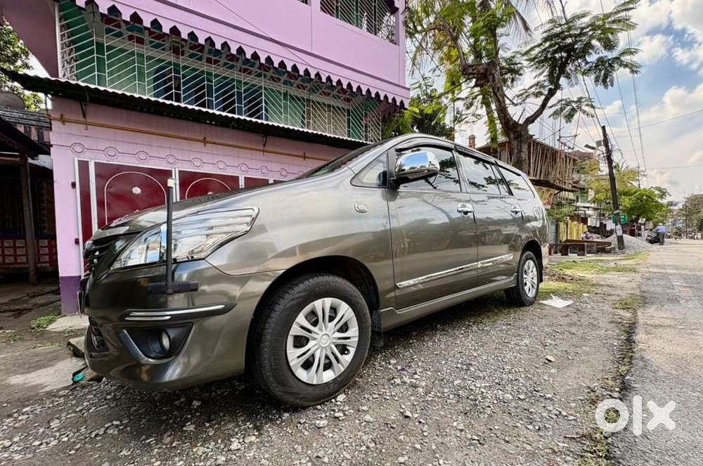 Toyota Innova 2012 Diesel Well Maintained