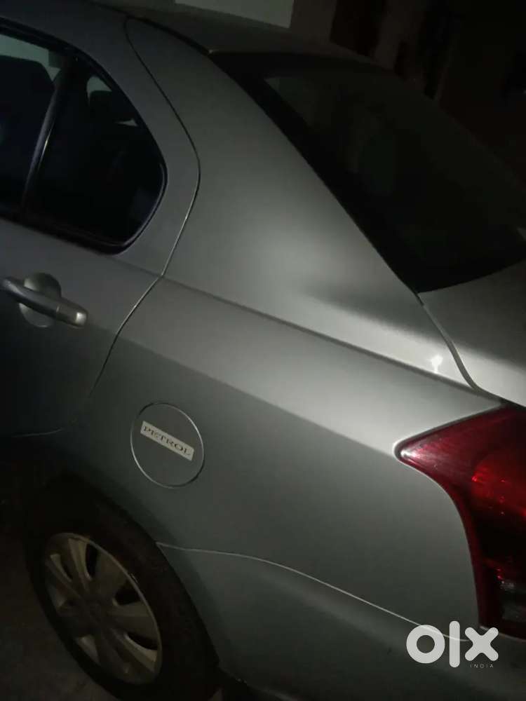 Maruti Suzuki Dzire 2011
