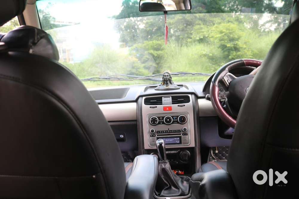 Tata Safari Storme Black Color