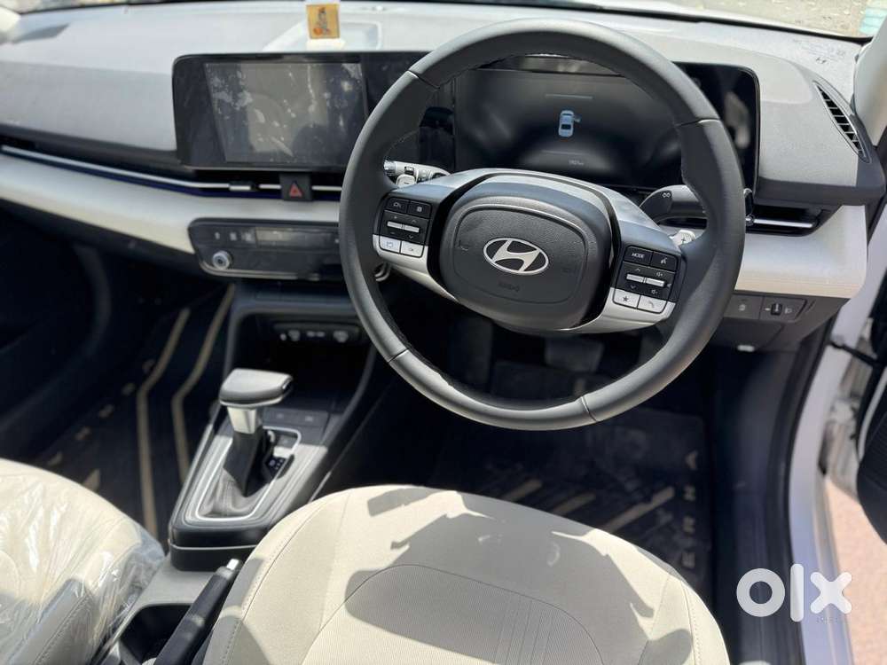 Hyundai Verna 1.5 Sx Ivt, 2025, Petrol