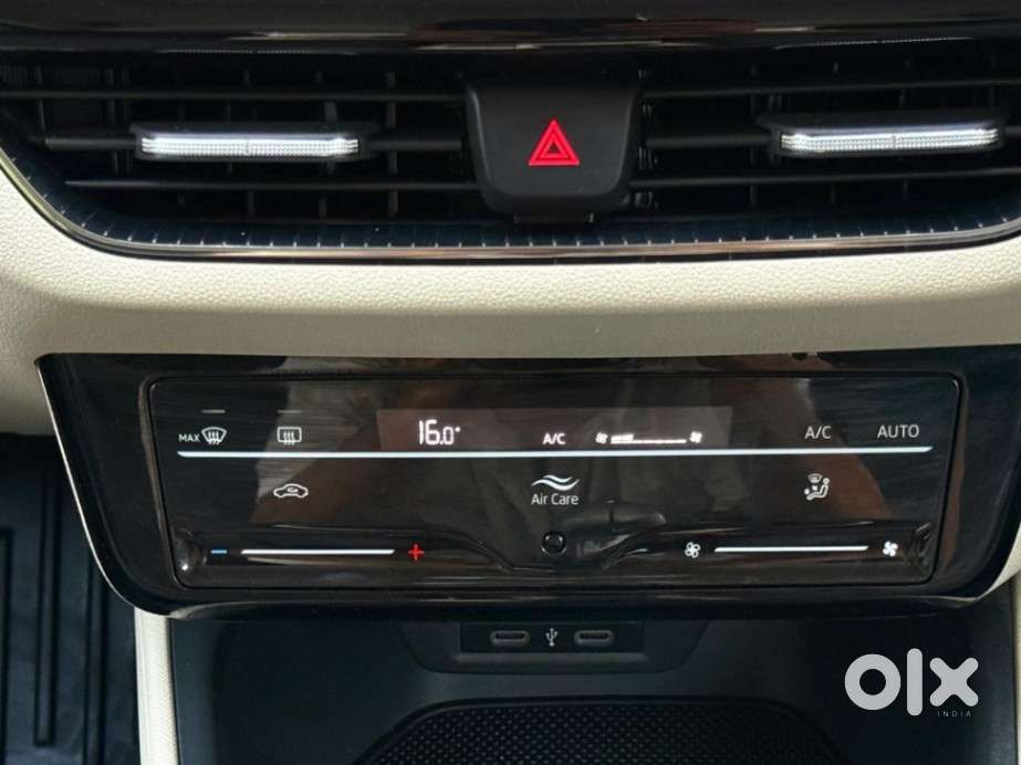 Skoda Slavia Ambition 1.0l Tsi At, 2025, Petrol