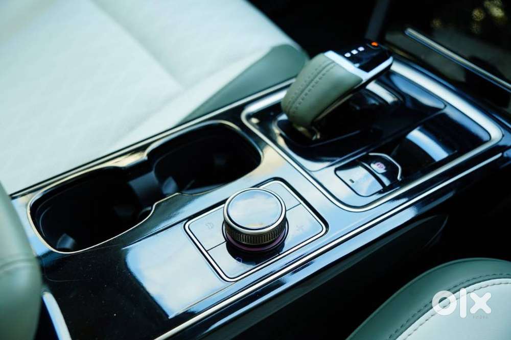 Mahindra Xev 9e Pack Three (top Model), 2025, Electric