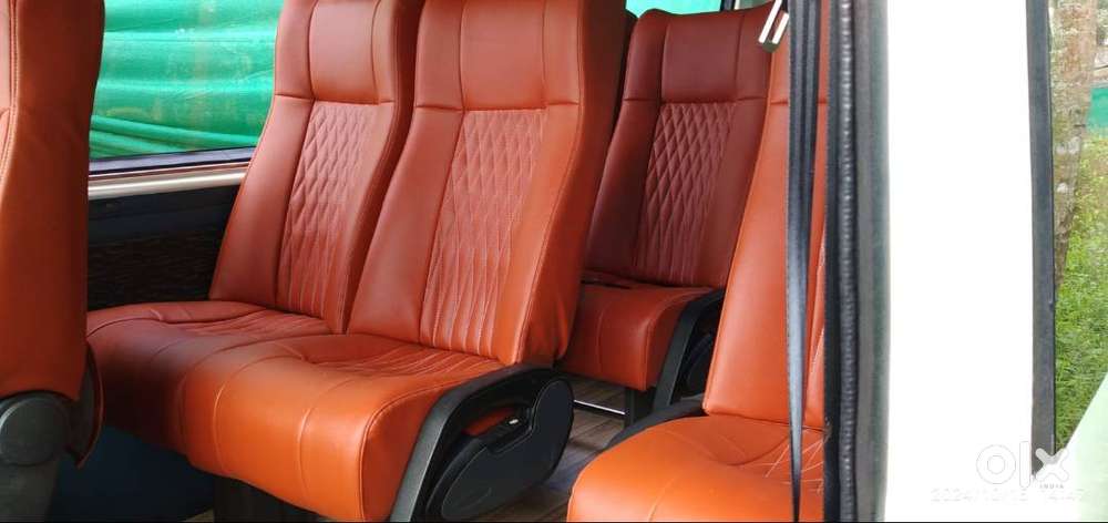 13+1 Tempo Traveller  2017