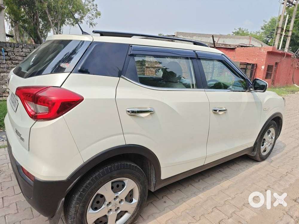 Mahindra Xuv300 1.2 W6 Amt Petrol, 2023, Petrol