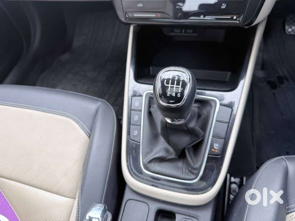 Skoda Slavia Style 1.0l Tsi Mt, 2022, Petrol