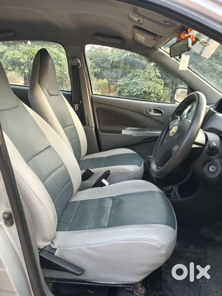 Toyota Etios Liva 2011-2012 V, 2011, Petrol