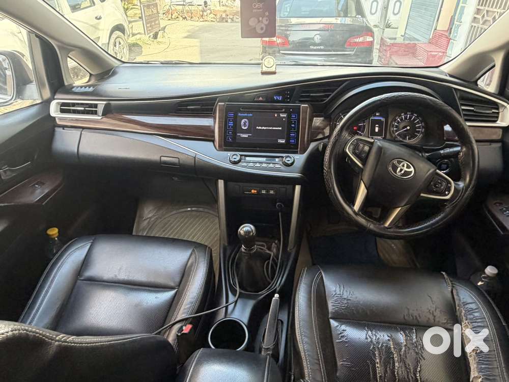 Toyota Innova Crysta 2.4 V 8 Str, 2016, Diesel