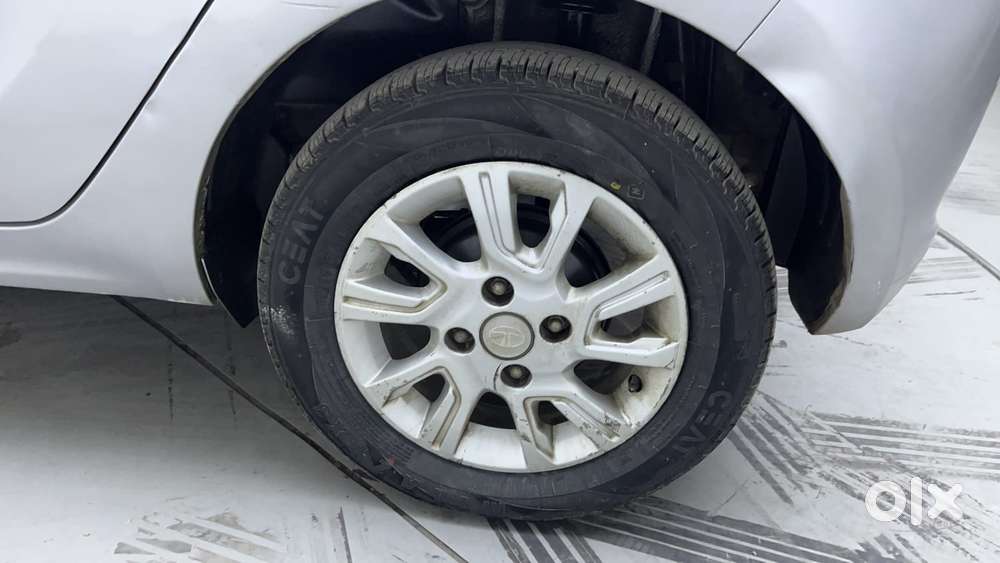 Tata Tiago Xza, 2017, Petrol