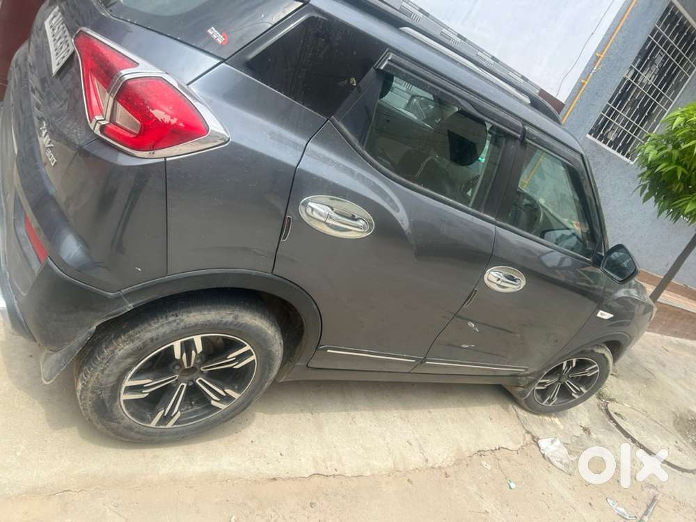 Mahindra Xuv300 W6 Diesel 2022  First Owner  Sunroof  28,000 Km