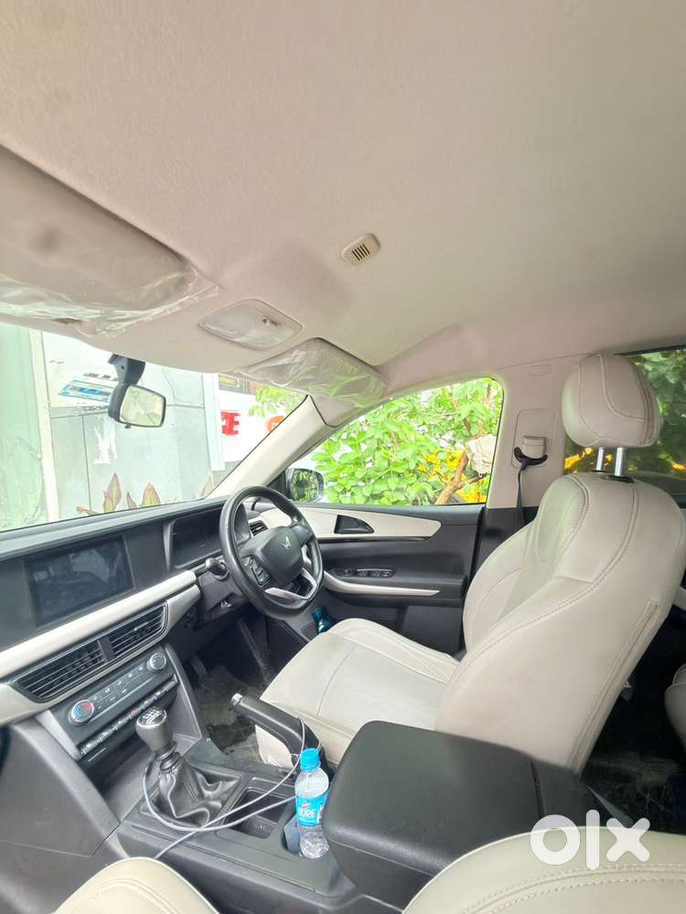 Mahindra Xuv700 Petrol 2023