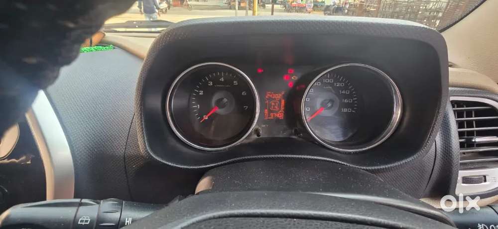 Mahindra Tuv 300 2018