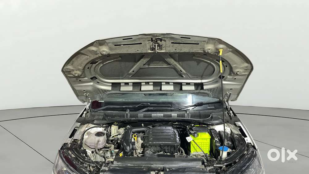 Skoda Slavia Style 1.0l Tsi Mt, 2022, Petrol