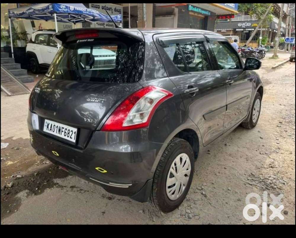 Maruti Suzuki Swift Vxi Optional, 2015, Petrol