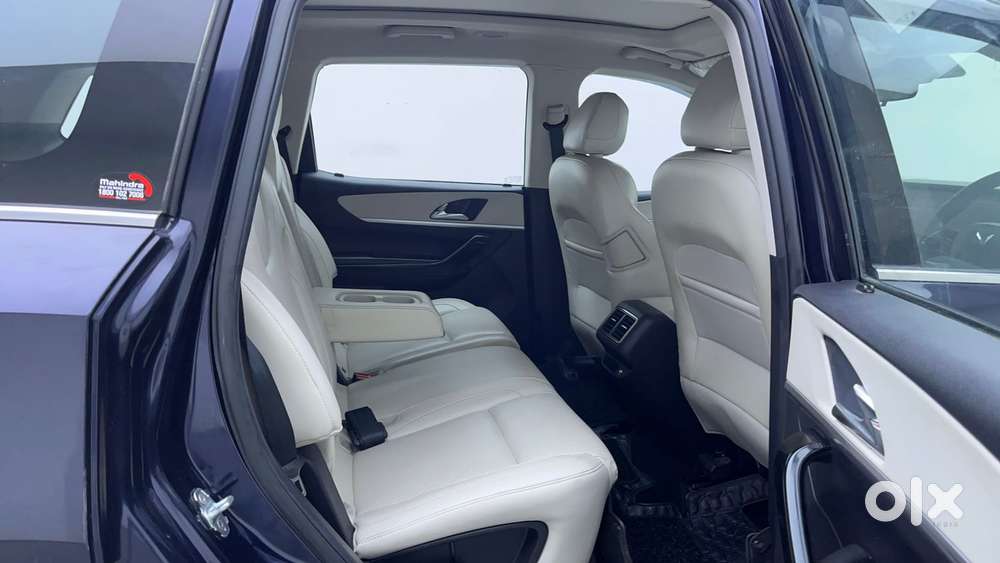 Mahindra Xuv700 2.0 Ax 7 Petrol At Luxury Pack Str, 2024, Petrol