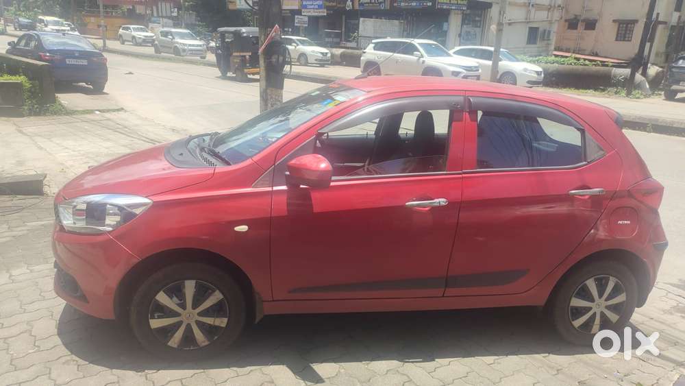 Tata Tiago 1.2 Revotron Xt (o), 2017, Petrol