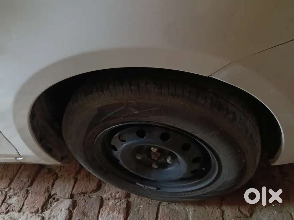 2016 Maruti Suzuki Dzire Lxi Now Tire Naw  Battery