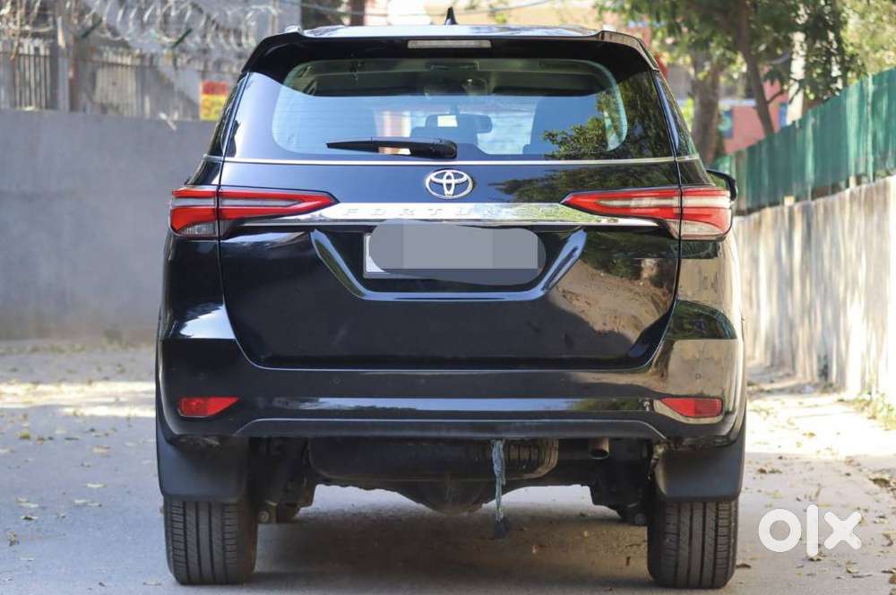 Toyota Fortuner [2021-ongoing] 2.8 2wd Diesel At, 2023, Diesel