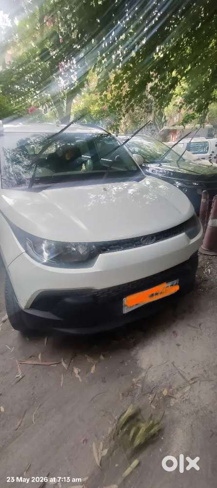 Mahindra Kuv 100 Metallic White K4 2017 Petrol 6 Seater
