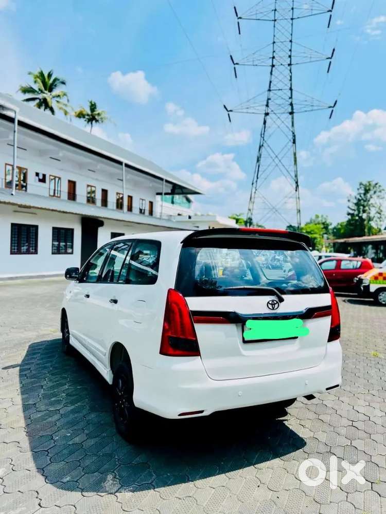 Toyota Innova 2015 Diesel Well Maintained