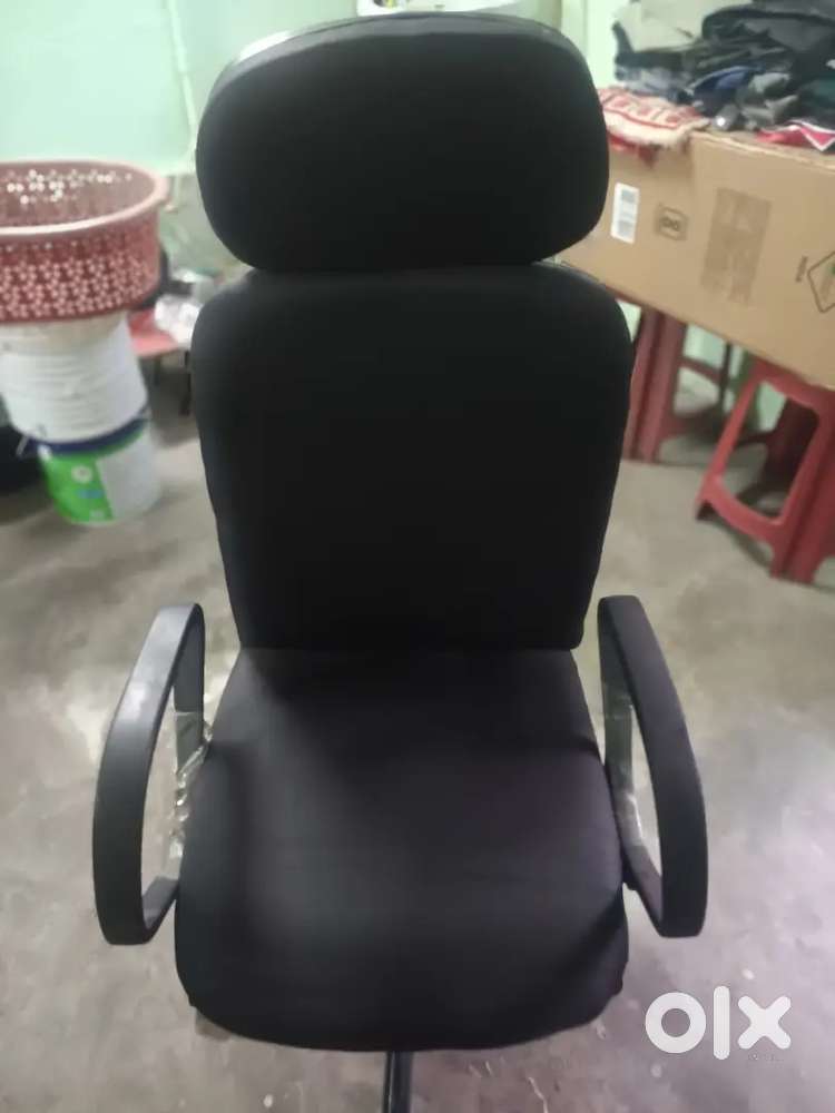 Moving office chair