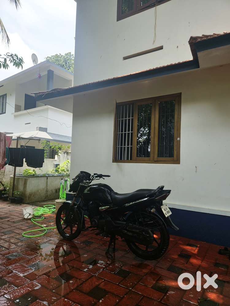 Honda Shine 2011 Model