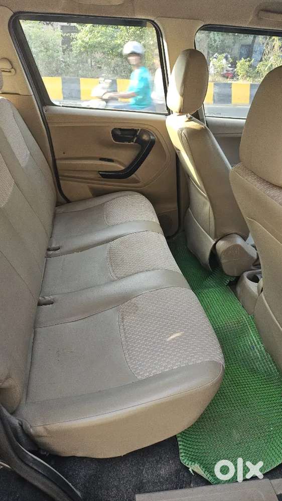 Mahindra Tuv 300 2016 T6+ Single Owner