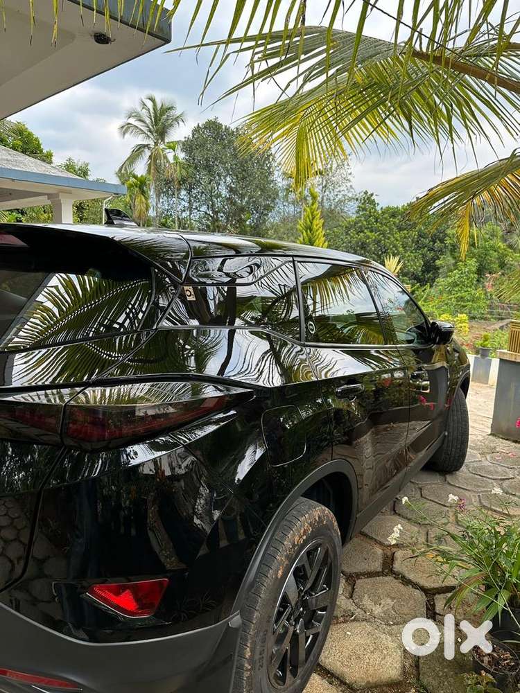 Tata Harrier 2023 Red Dark Edition