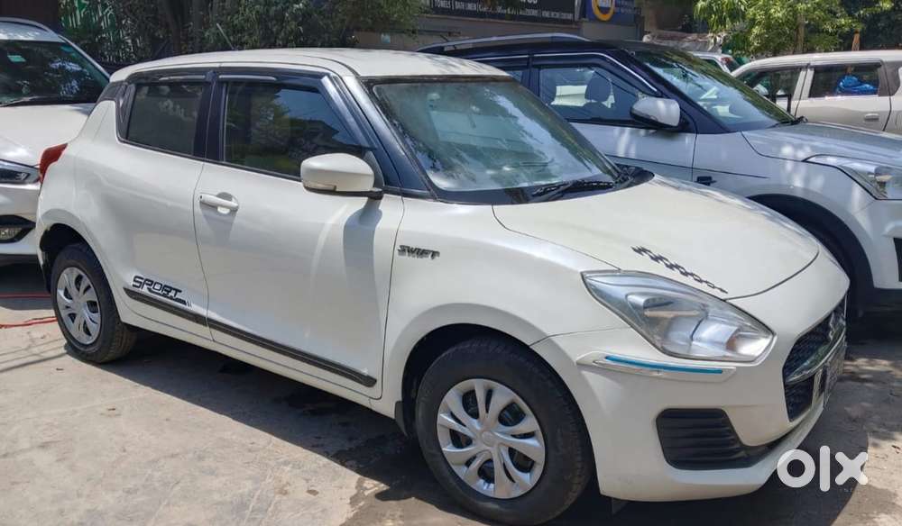 Maruti Suzuki Swift Vxi + Manual, 2022, Petrol