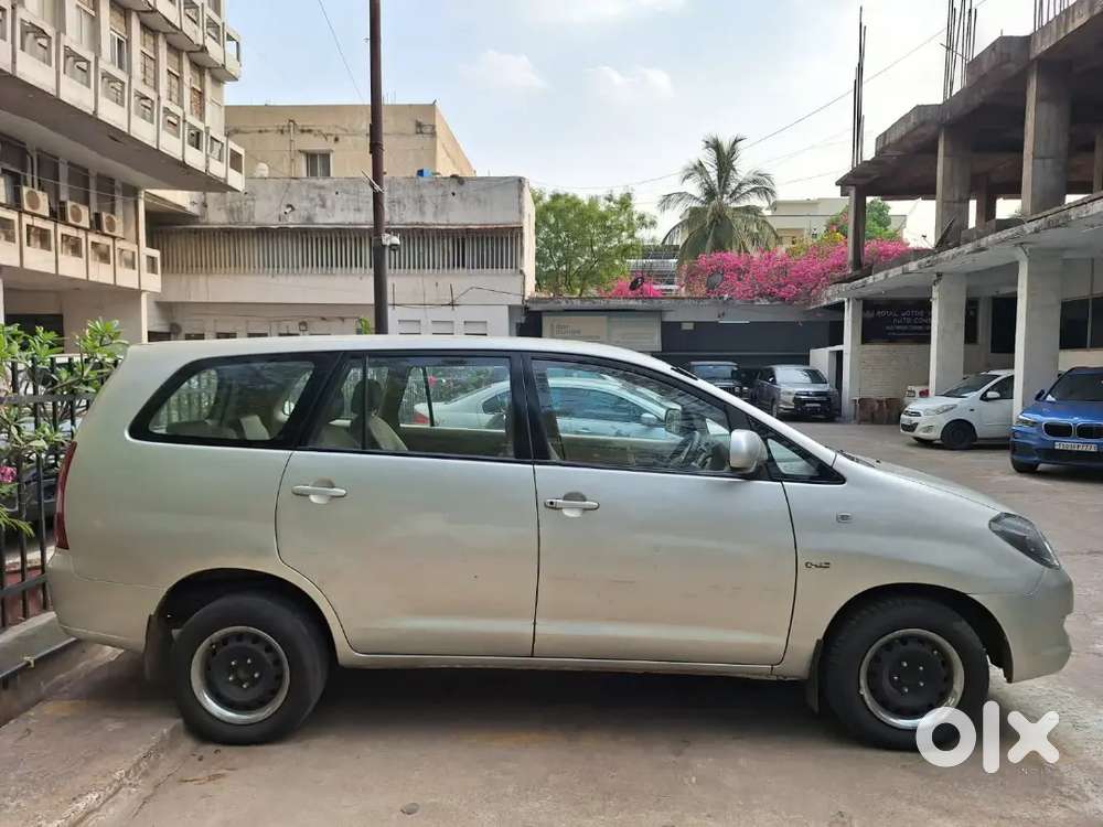 Toyota Innova 2007 Diesel 200000 Km Driven