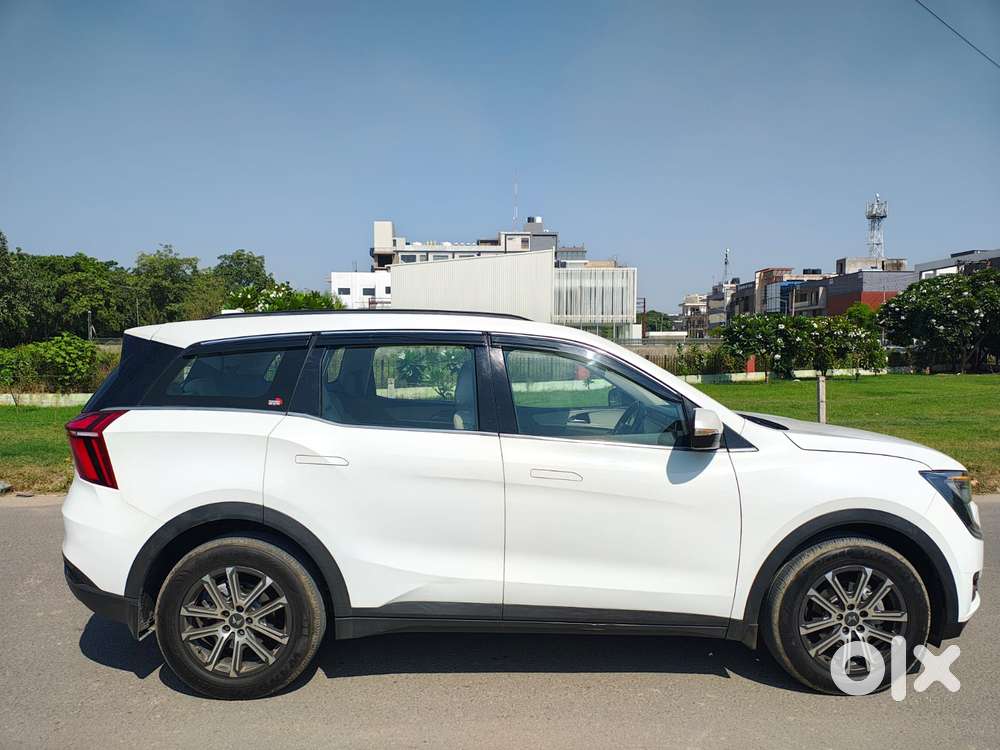 Mahindra Xuv700 2.2 Ax 7 Diesel At Str, 2021, Diesel