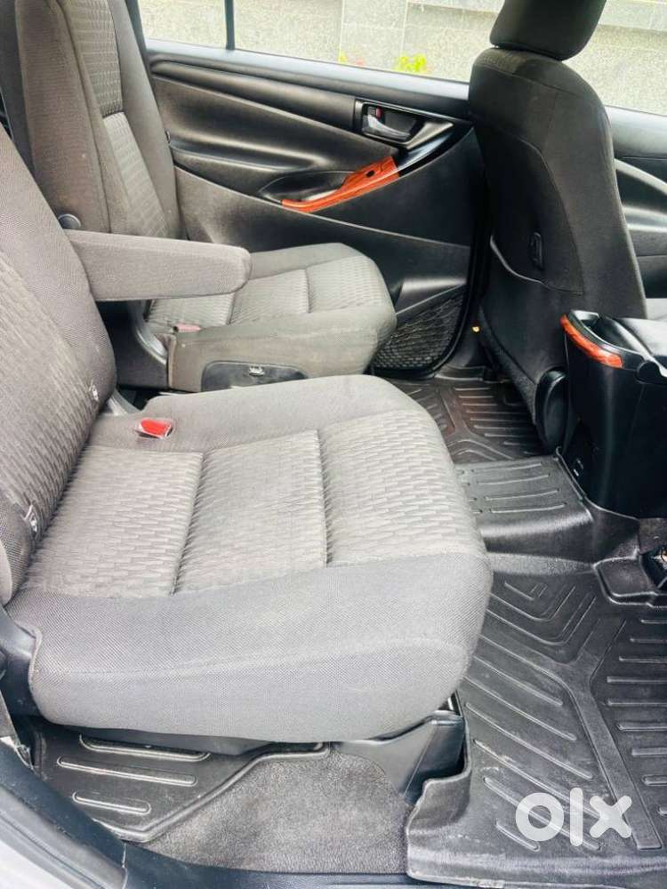 Toyota Innova Crysta 2.4 G Mt 7 Str, 2017, Diesel