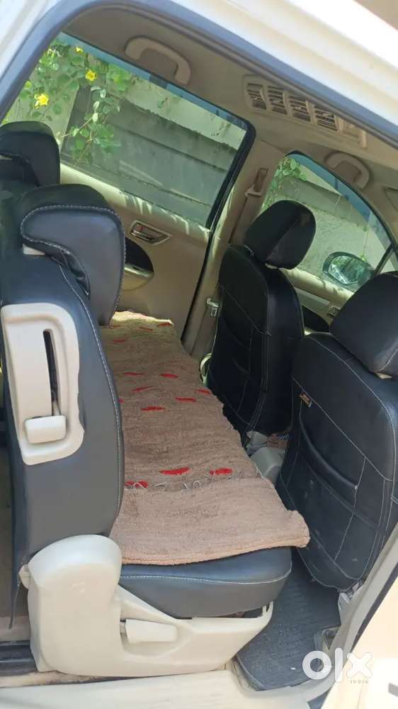 Maruti Suzuki:-ertiga Vdi
                          Second Top Model
M