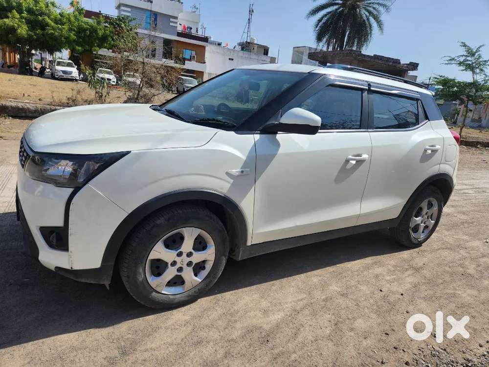 Mahindra Xuv300 2023 Petrol Well Maintained