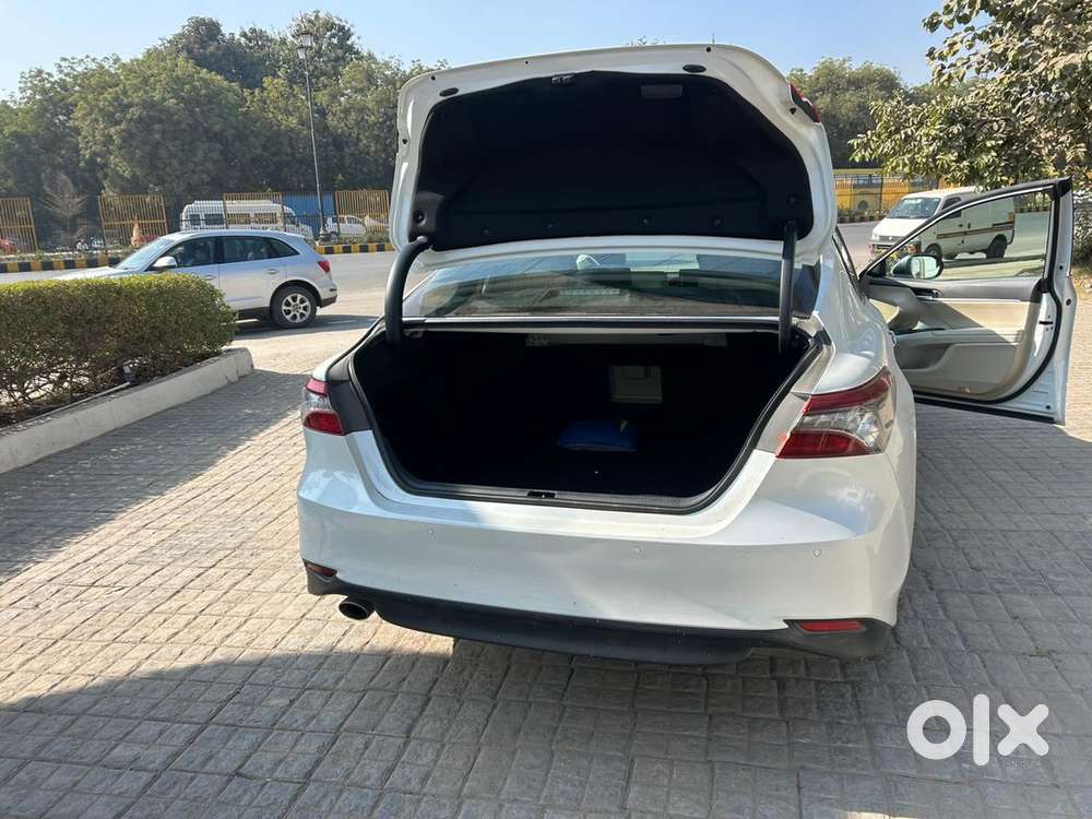 Toyota Camry Hybrid , 37000 Kms Driven Only