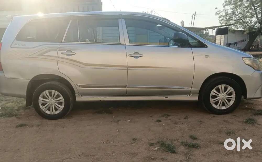 Toyota Innova 2016