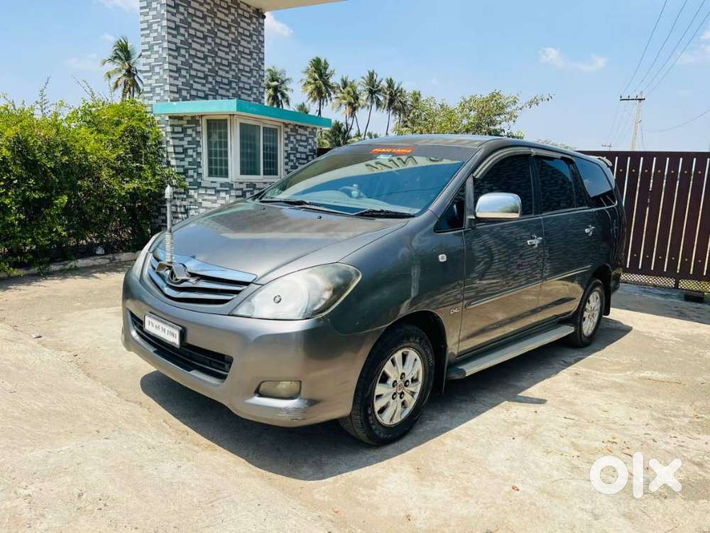 Toyota Innova 2004-2011 2.5 V Diesel 8-seater, 2011, Diesel